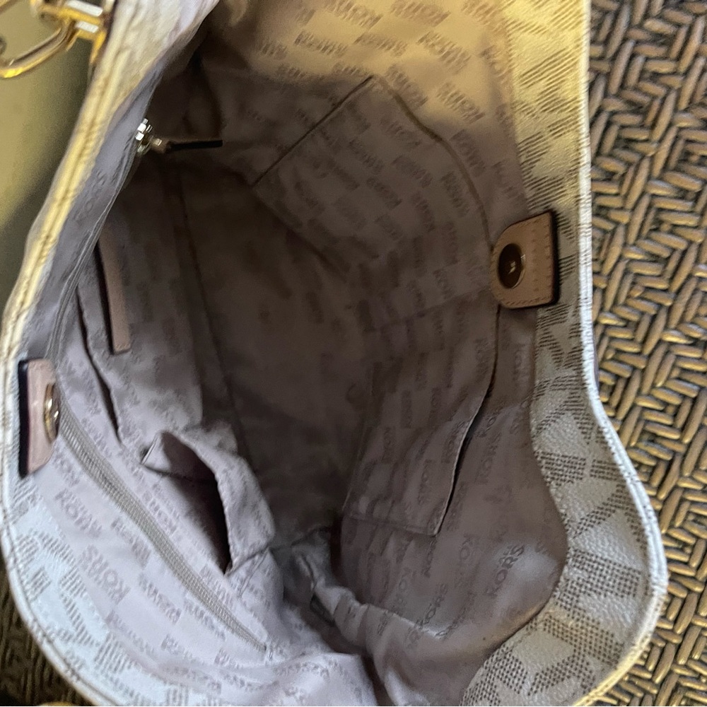 Michael Kors Authentic. - image 3